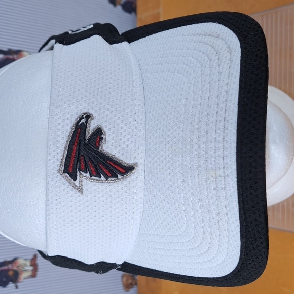 Atlanta Falcons New Era embroidered logo white & black NFL velcro tab visor hat - Picture 5 of 9